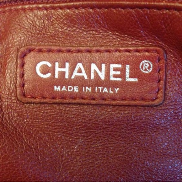 WOW POSHMARK - AUTHENTIC CHANEL SUPERMODEL EXTRA LARGE Leather Cabas Bag Tote - Picture 3 of 13